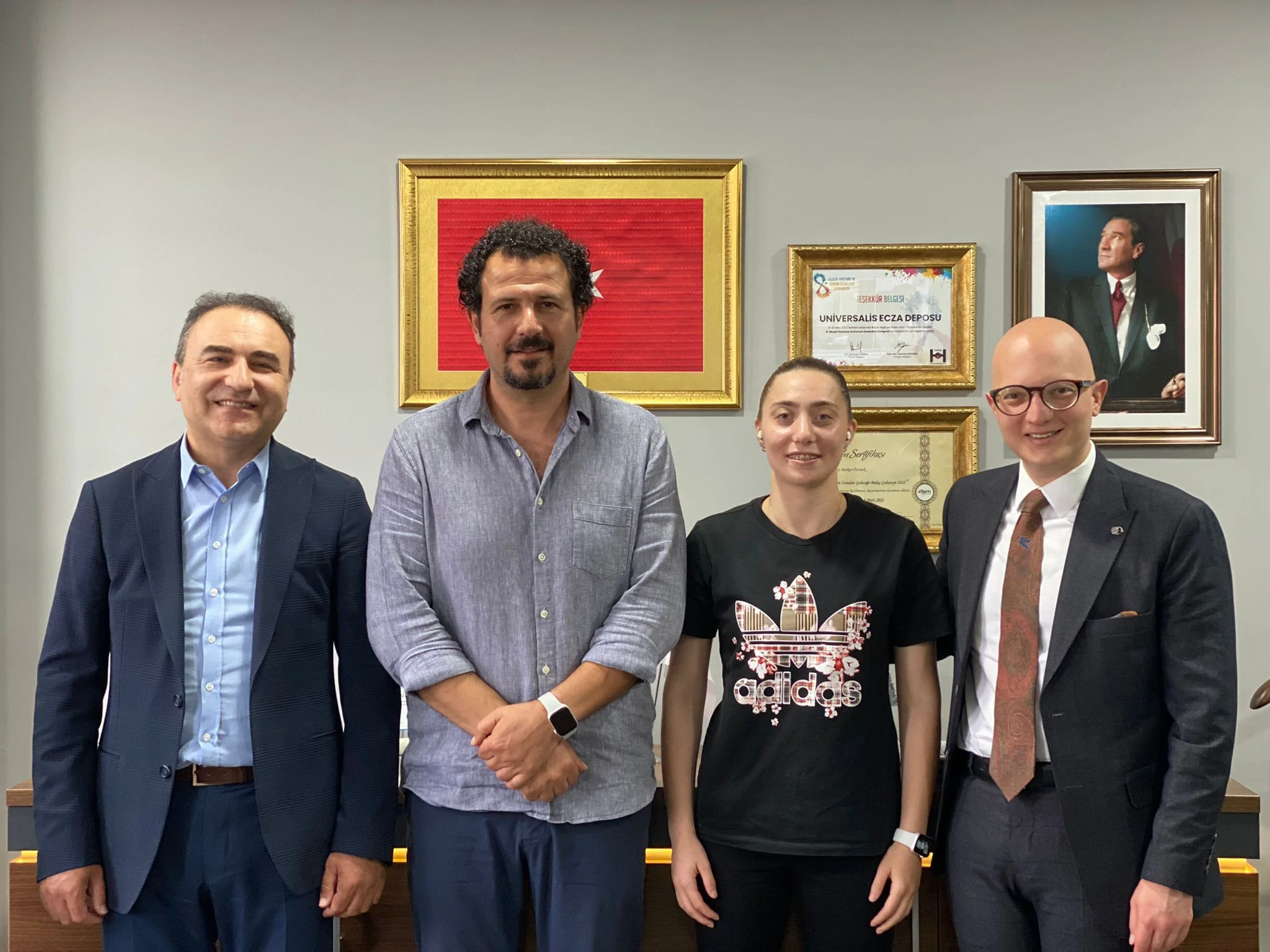 Universalis Ecza Deposu Ortak Geleceğimiz